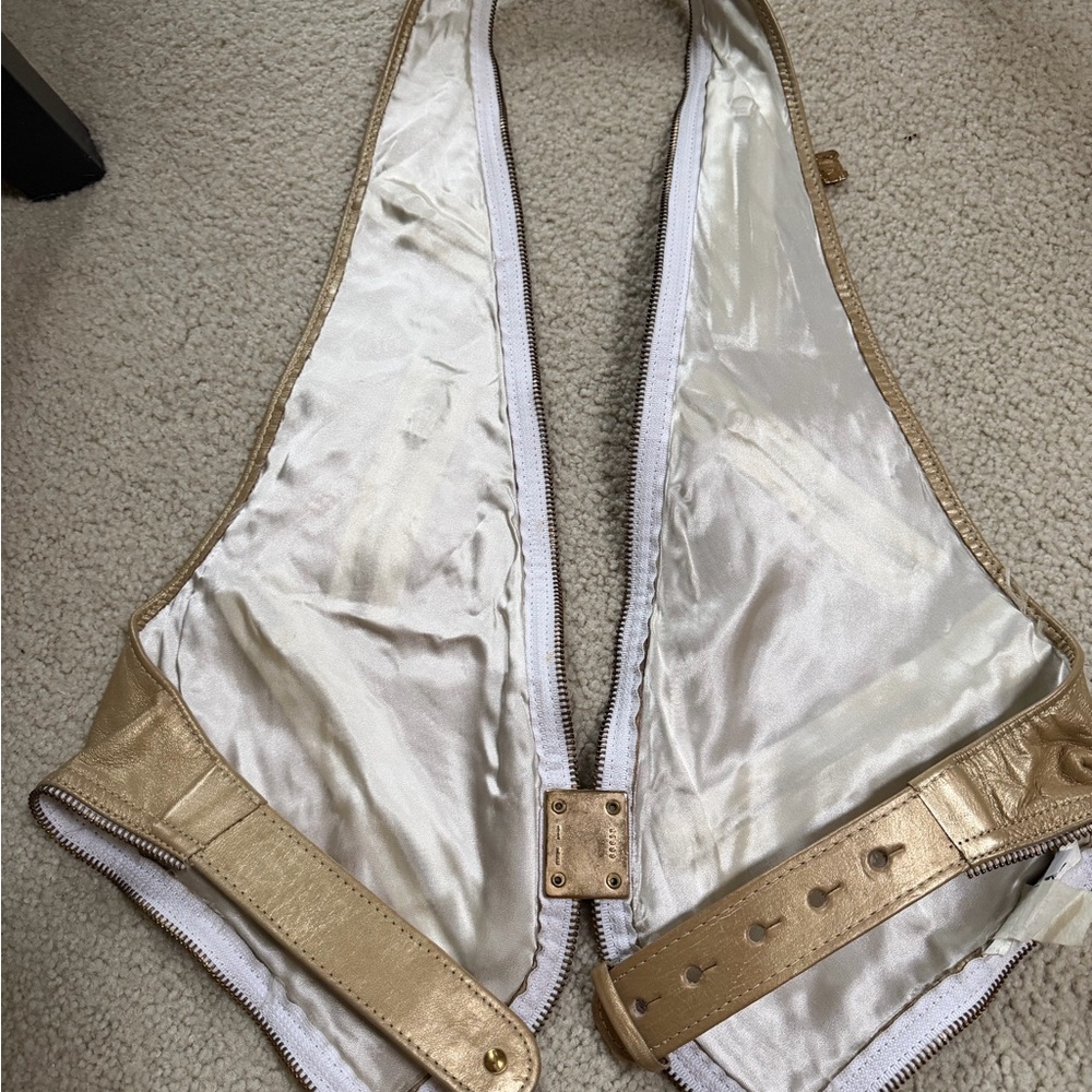 Gold Leather vest with belt buckle - Picture 4 of 6